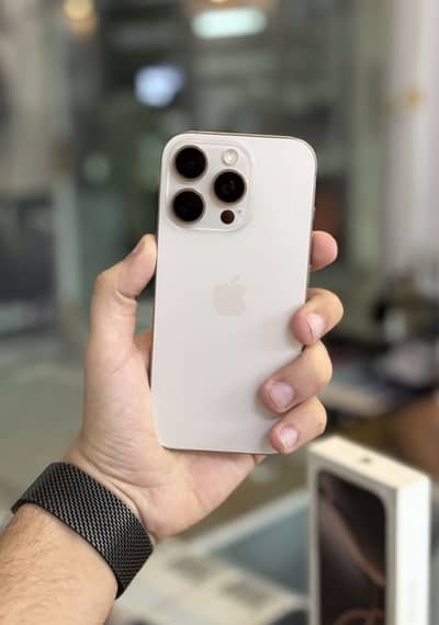 Apple iPhone 16 Pro