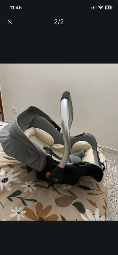 Newborn Carry Cot / Car Seat