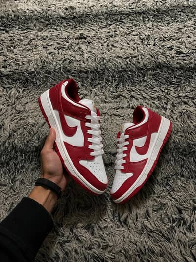 NIKE LOW RED DUNK 