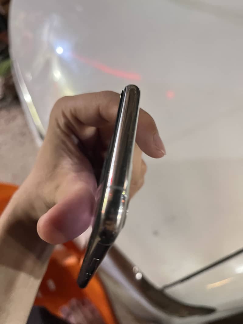 Apple iPhone 11 Pro 7