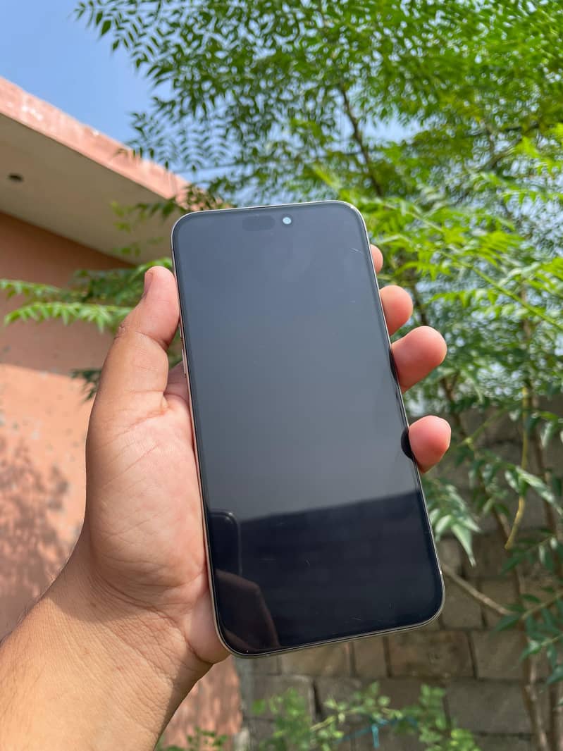 Apple iPhone 15 Pro Max 5
