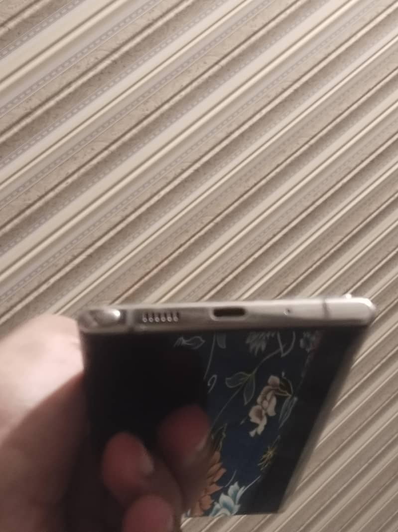 Samsung Mobile Note 10 Plus 5