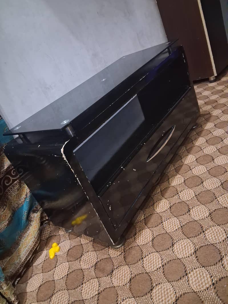 TV table 1