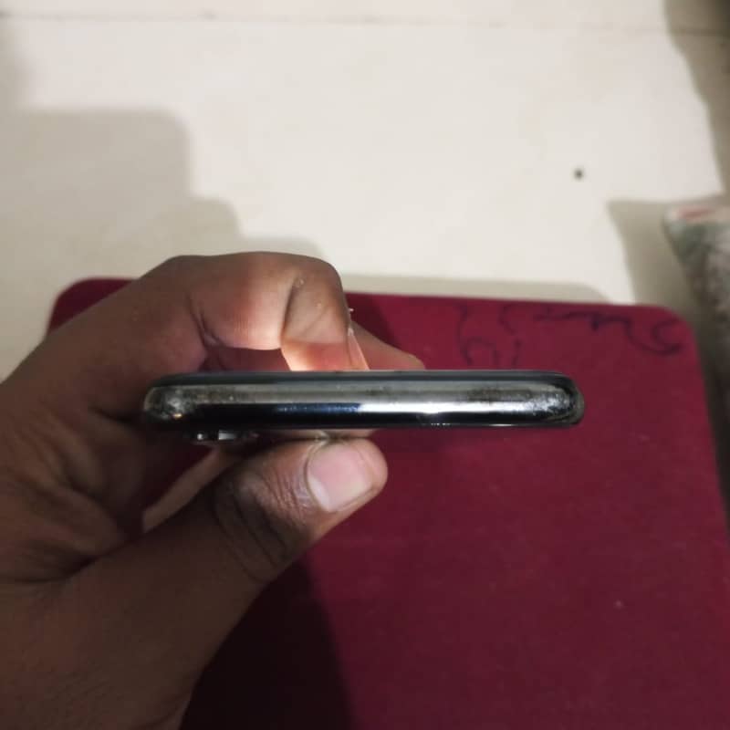 Apple iPhone X 6