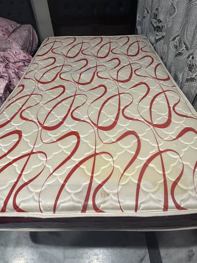 single bed with it’s mattress