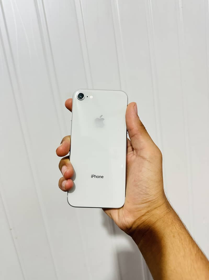 Apple iPhone 8 1