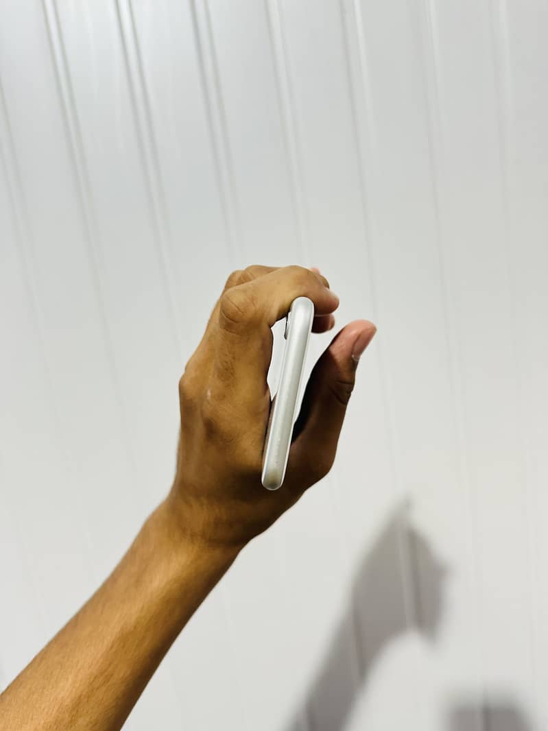 Apple iPhone 8 4
