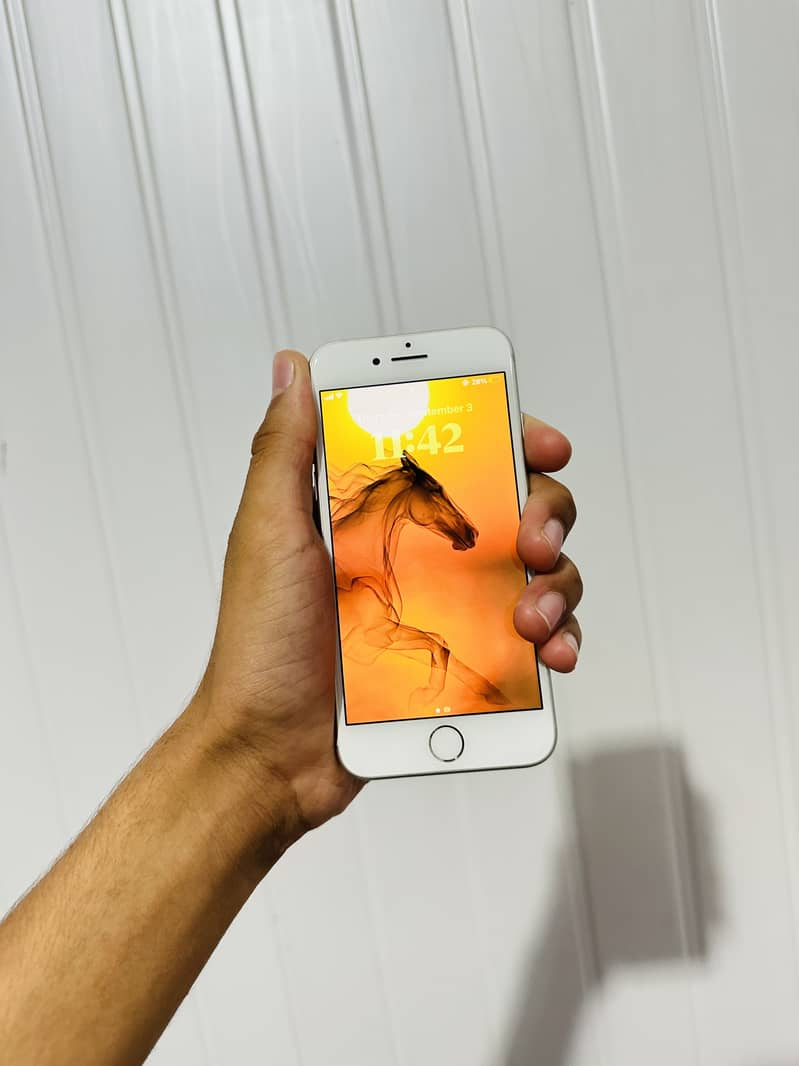 Apple iPhone 8 5