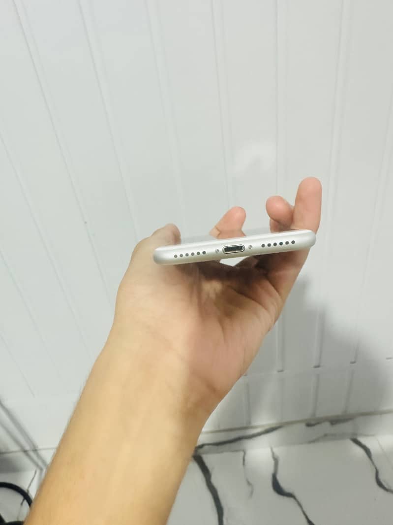 Apple iPhone 8 7