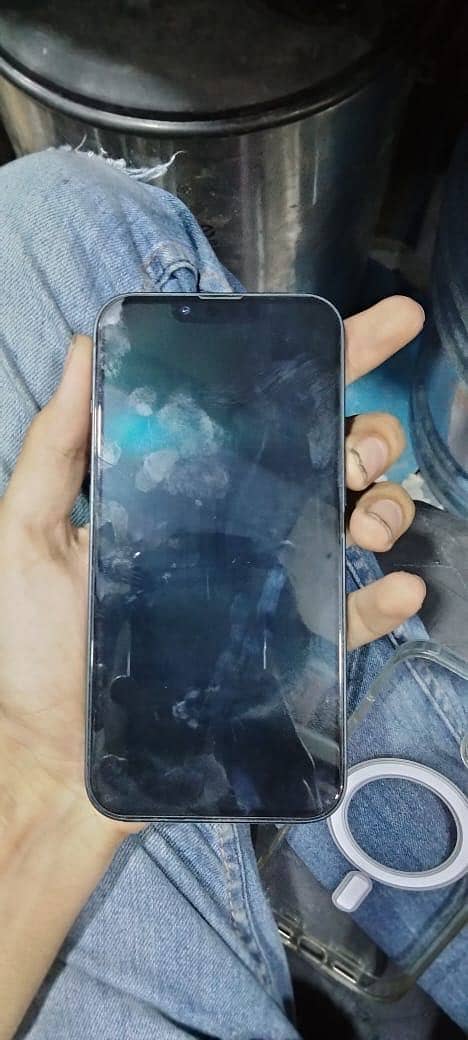 Apple iPhone 13 2