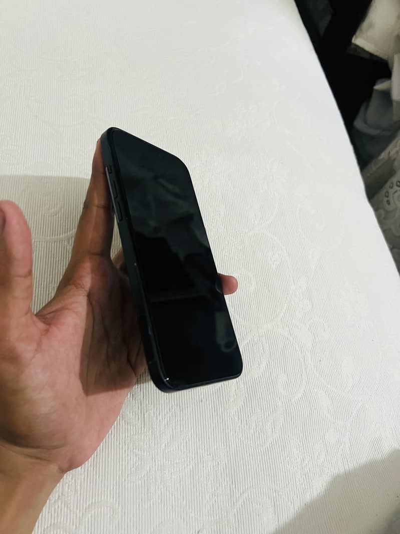 Apple iPhone 15 plus 4
