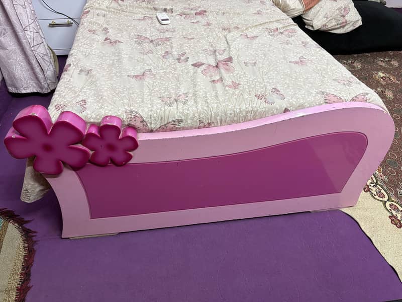 Single bed 1