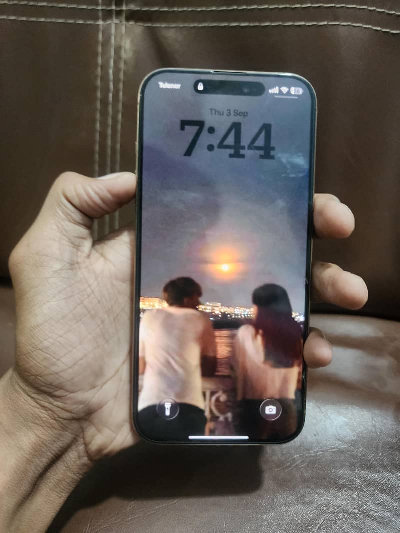 Apple iPhone 16 Pro Max 0