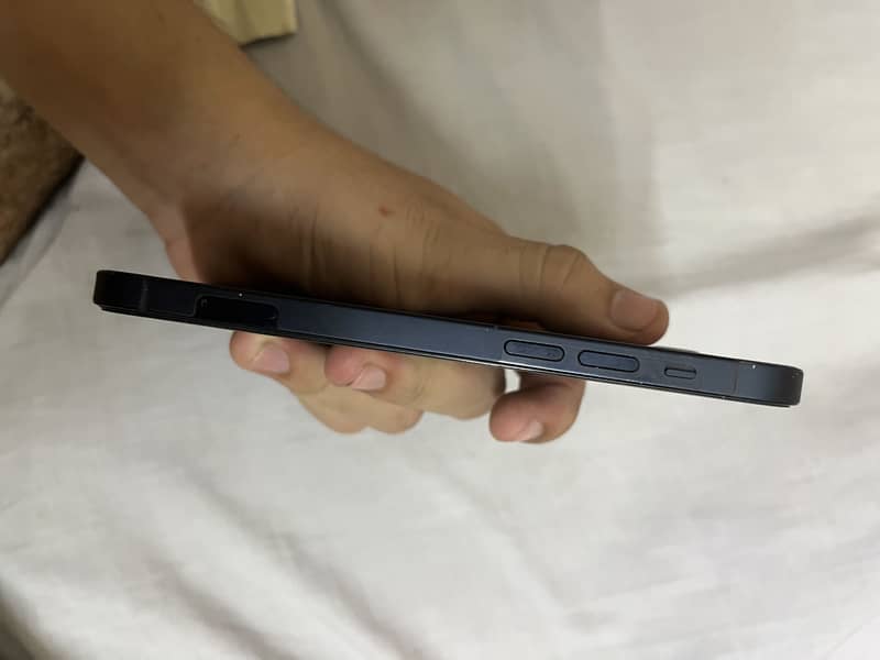 Apple iPhone 12 1