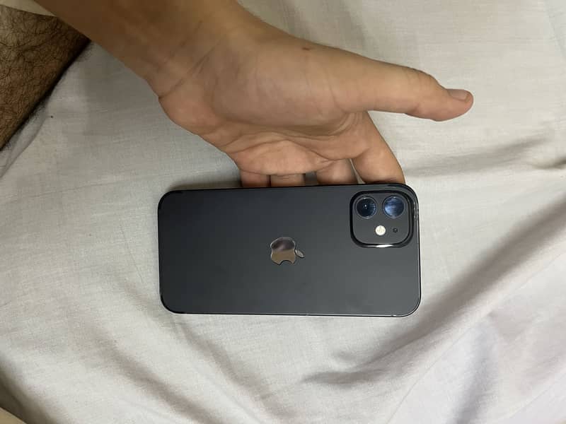 Apple iPhone 12 3