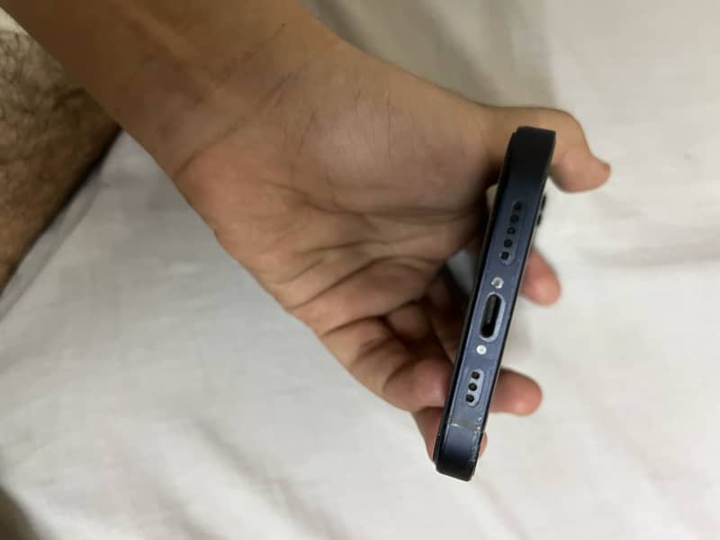 Apple iPhone 12 6