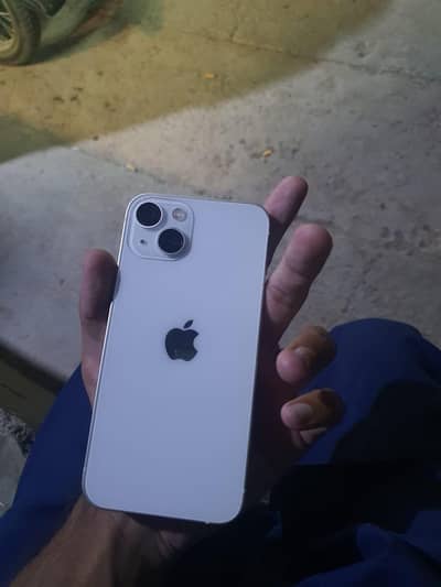 Apple iPhone 13