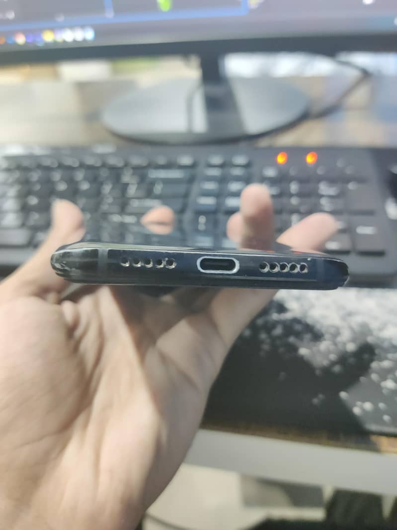 One Plus 6T 3