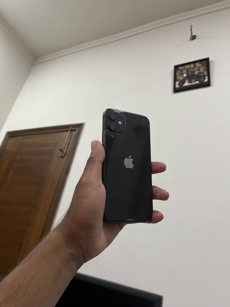 Apple iPhone 11 3