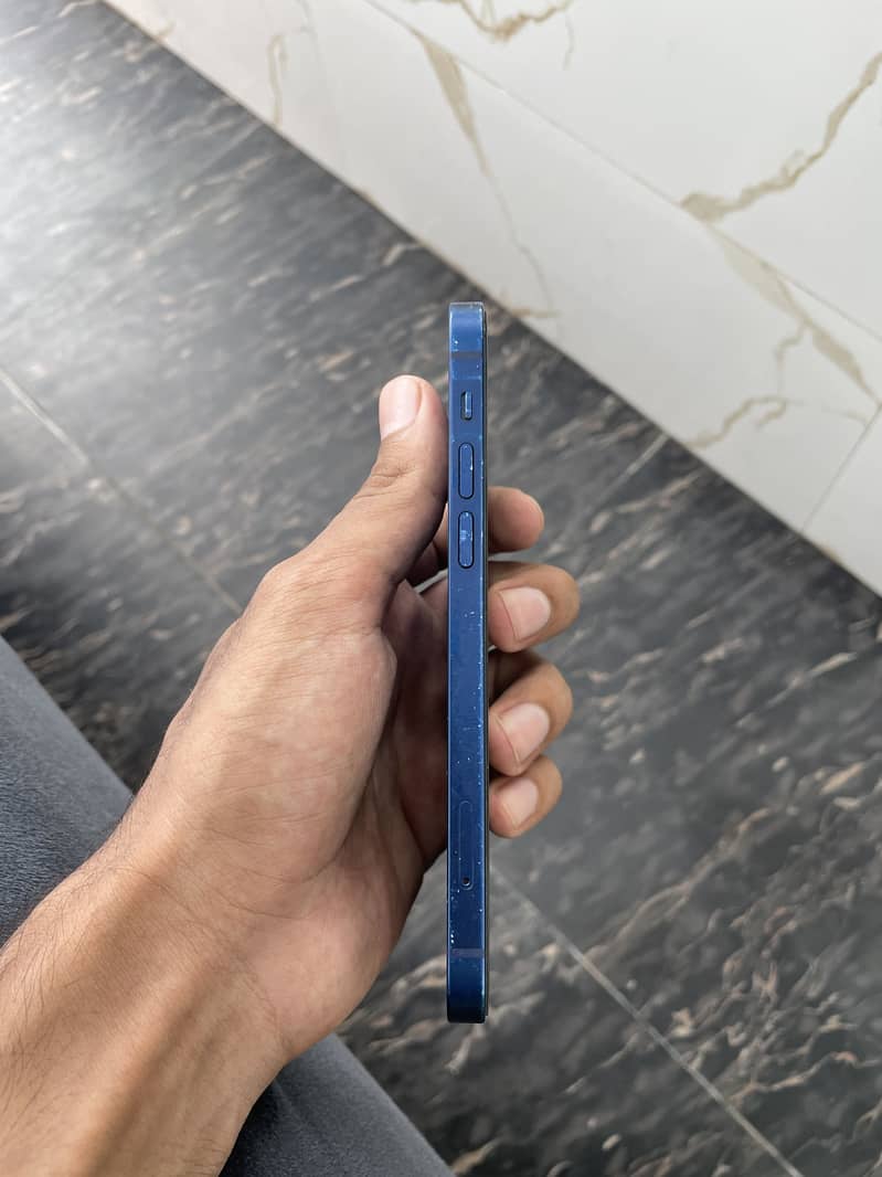 Apple iPhone 12 2