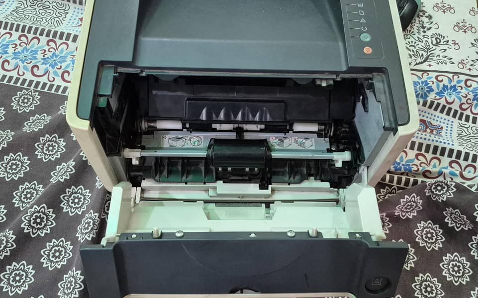 HP LaserJet P2015 monochrome laser printer 1
