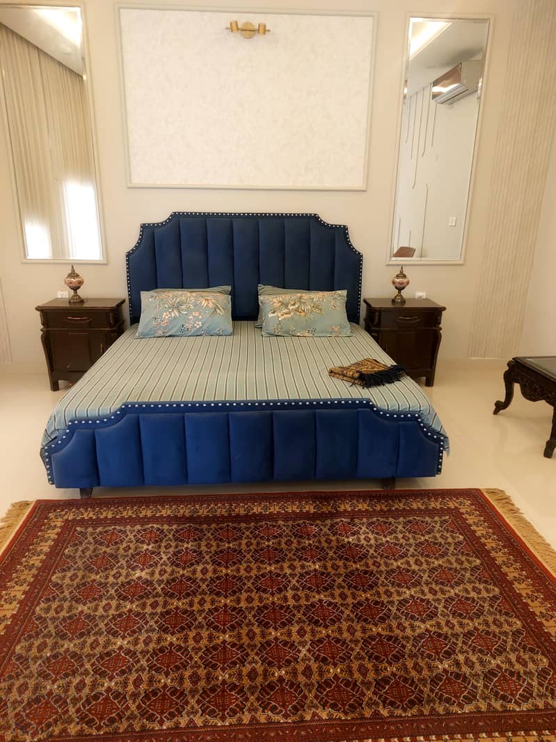 1 bed set with 2 side table 0