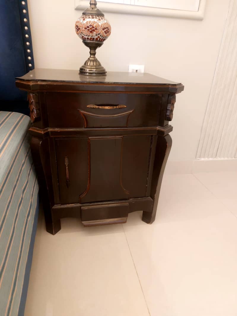 1 bed set with 2 side table 3
