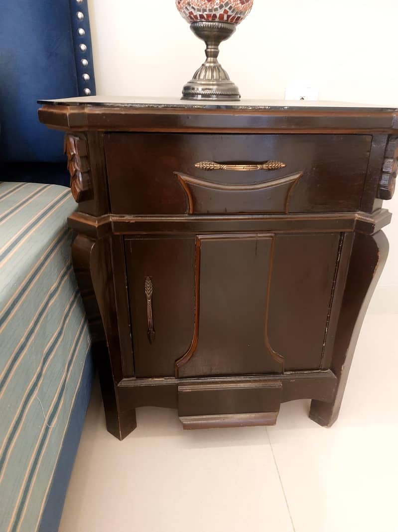 1 bed set with 2 side table 6