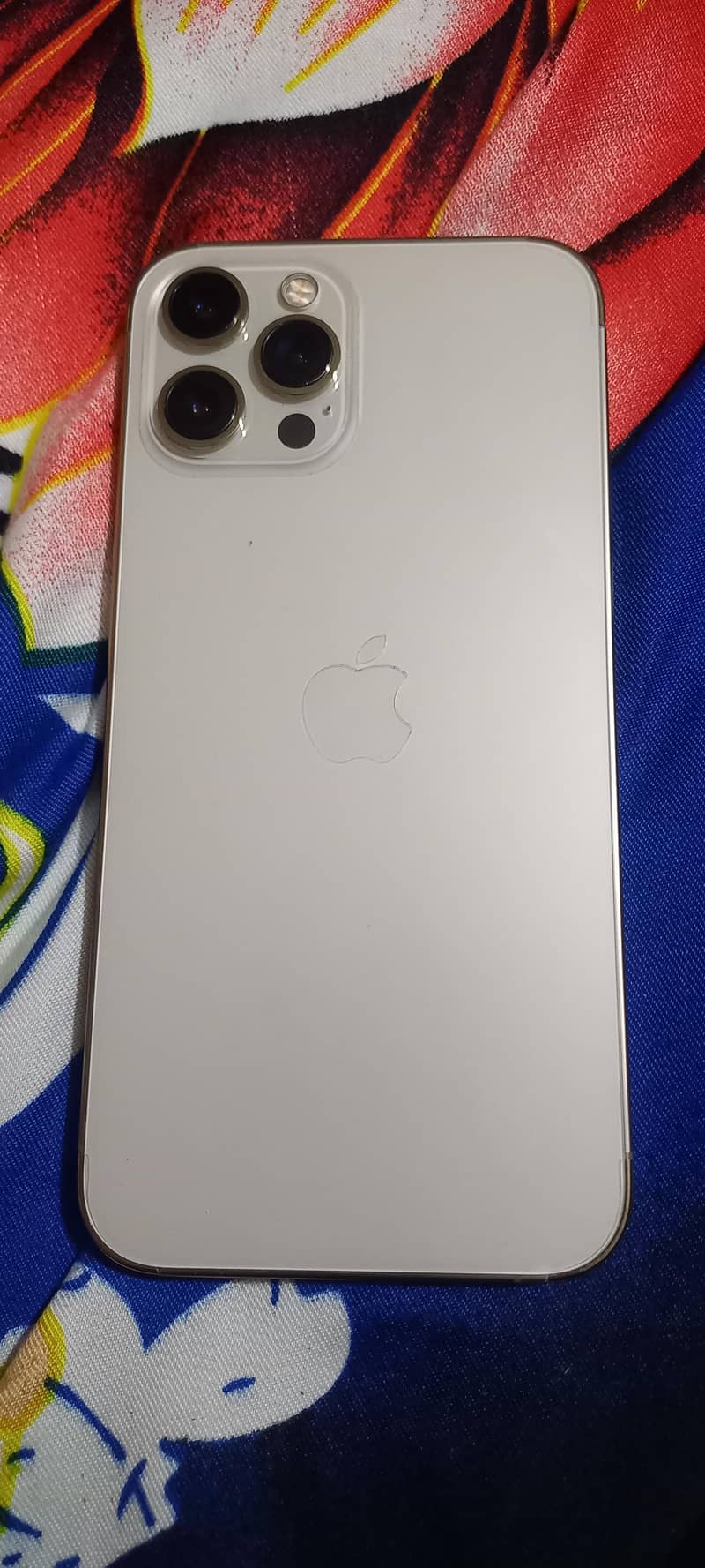 IPhone 12 Pro max 4
