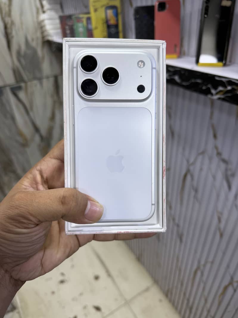 Apple iPhone 17 Pro 1