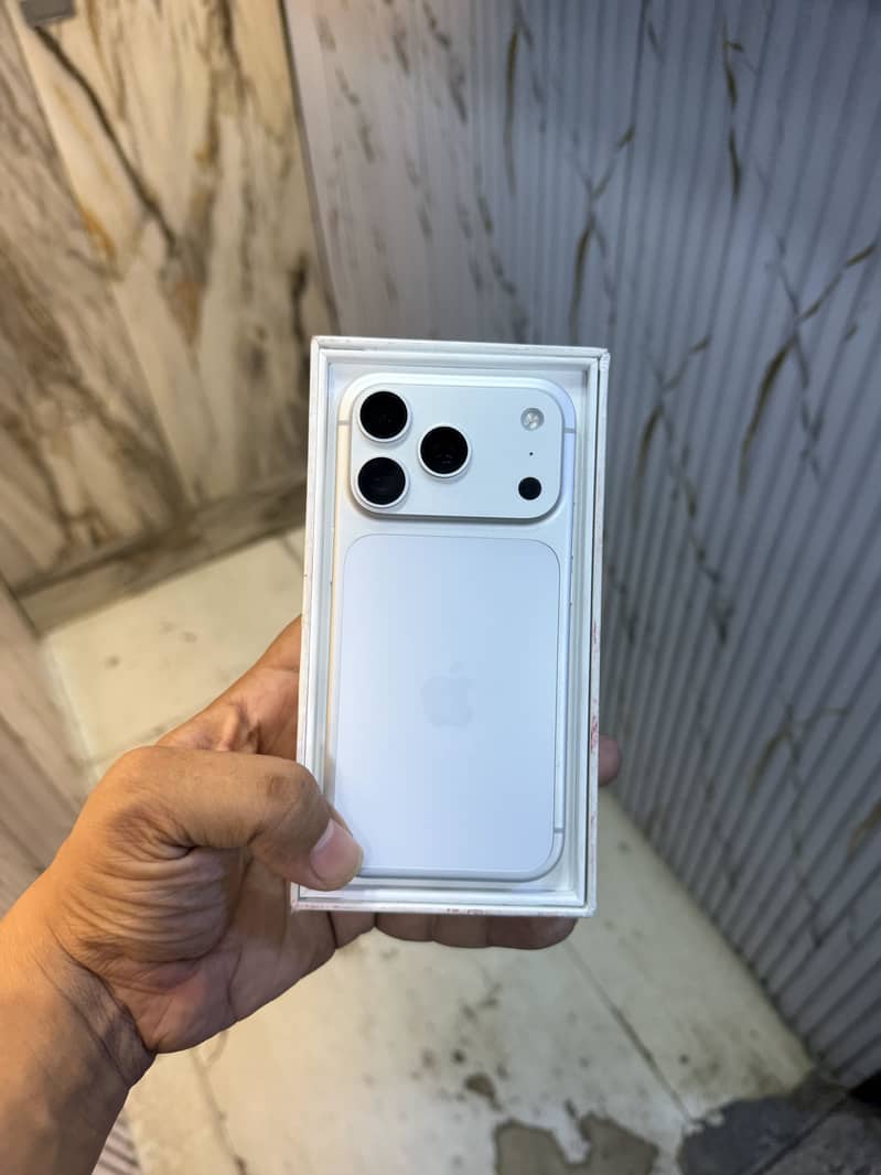 Apple iPhone 17 Pro 3