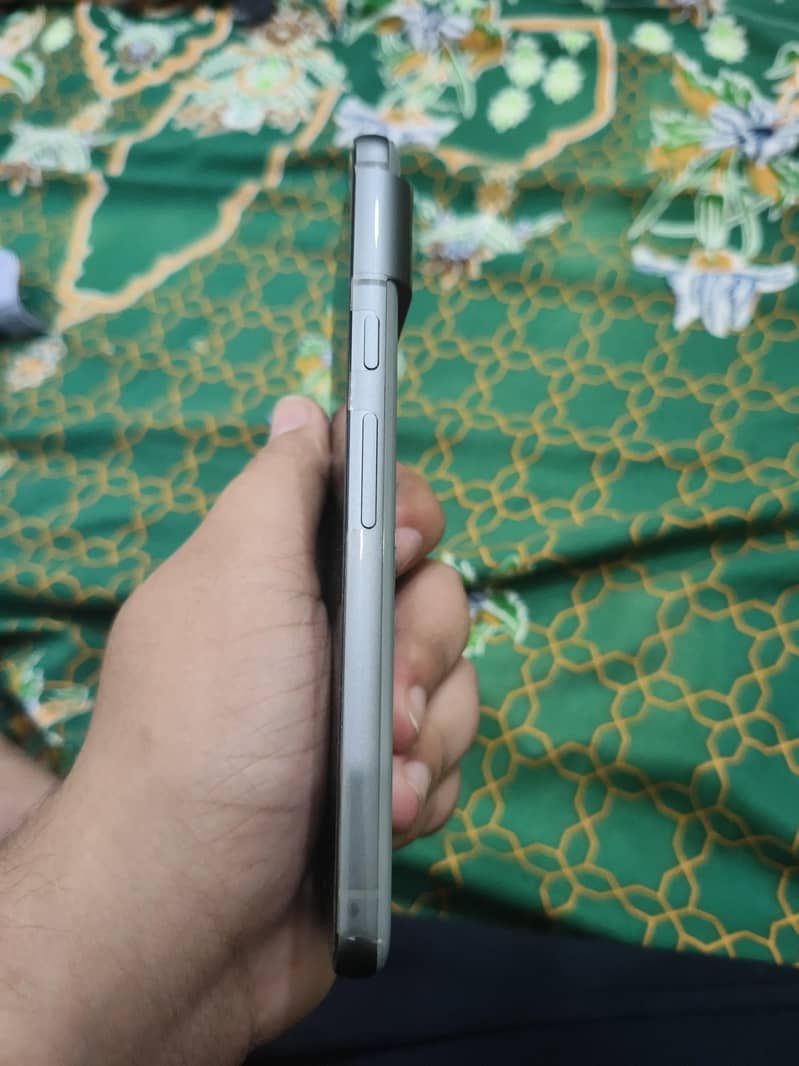 Google Pixel 8 2