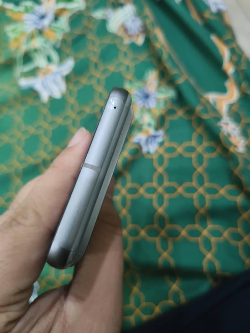 Google Pixel 8 5