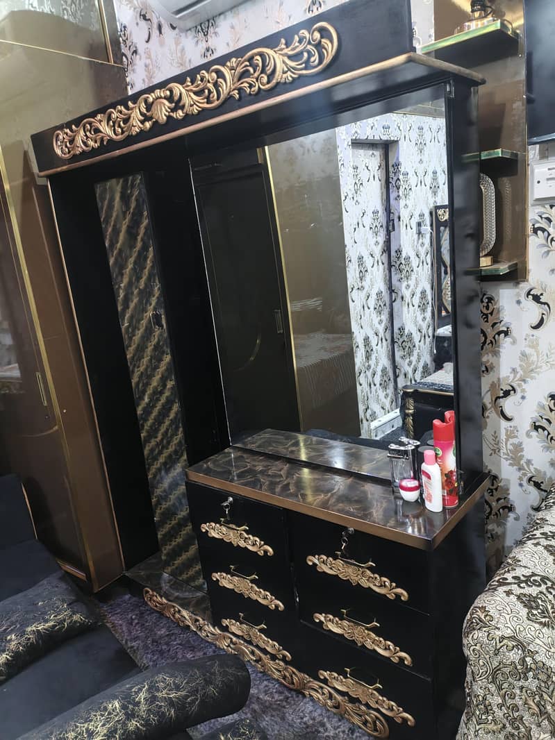Dressing Table 0