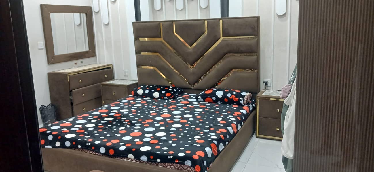 bed side table and dressing 0