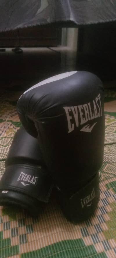 BOXING  GLOVES FOR SALE