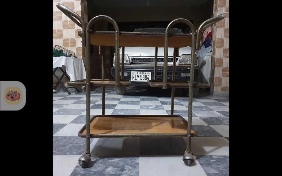 TEA TROLLY 4