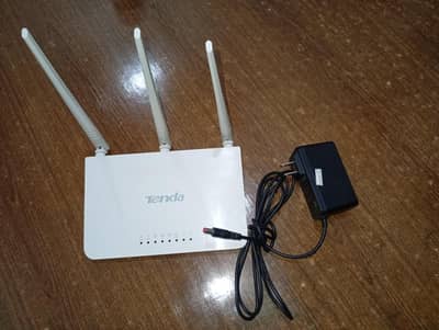 Tenda f3 router wirh adopter 100%ok