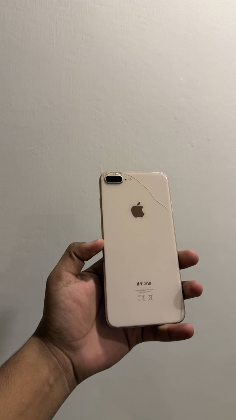 Apple iPhone 8 Plus 1