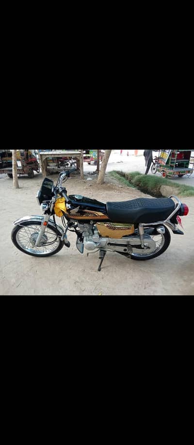Honda 125 self start gold