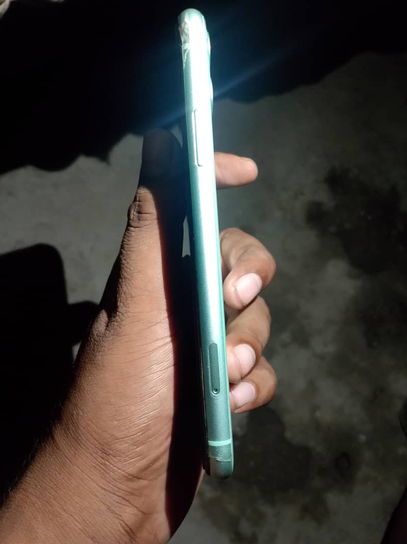 Apple iPhone 11 2