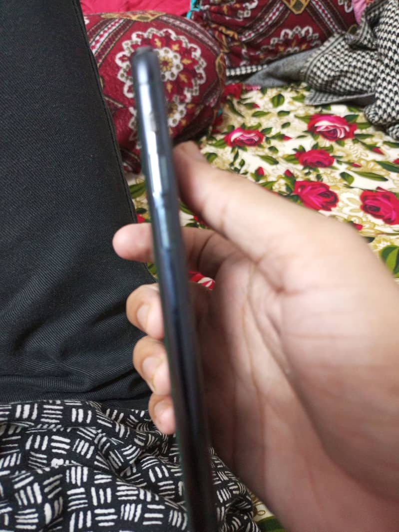 Apple iPhone 11 Pro 1