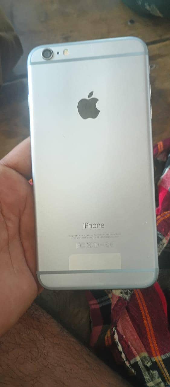 Apple iPhone 6 Plus 1