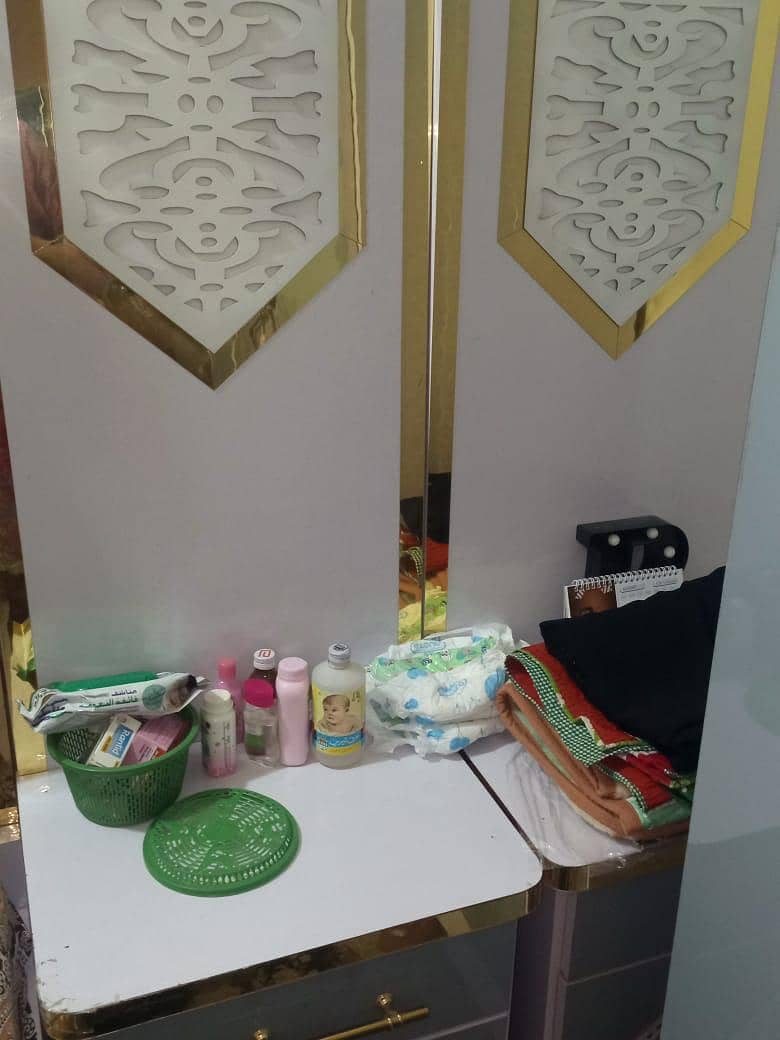 bed almari devider dressing table side tables 1