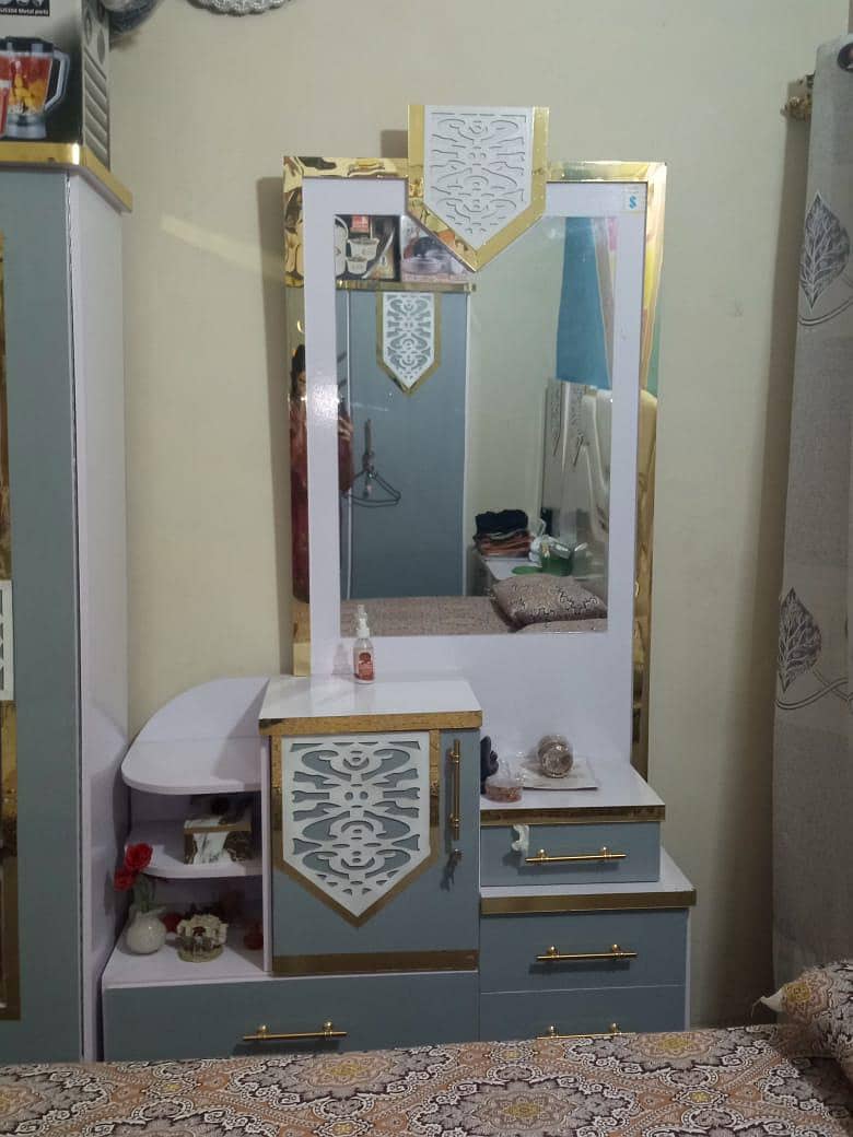 bed almari devider dressing table side tables 3