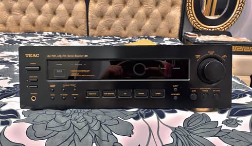 TEAC AG-790 stereo amplifier