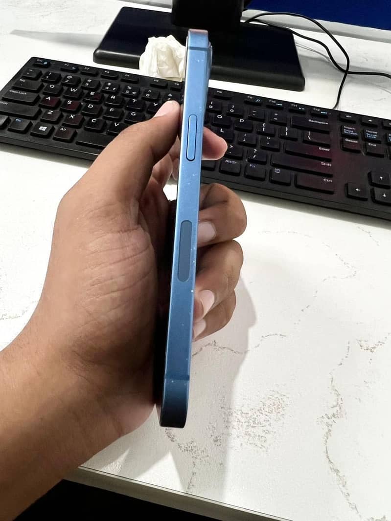 Apple iPhone 13 4