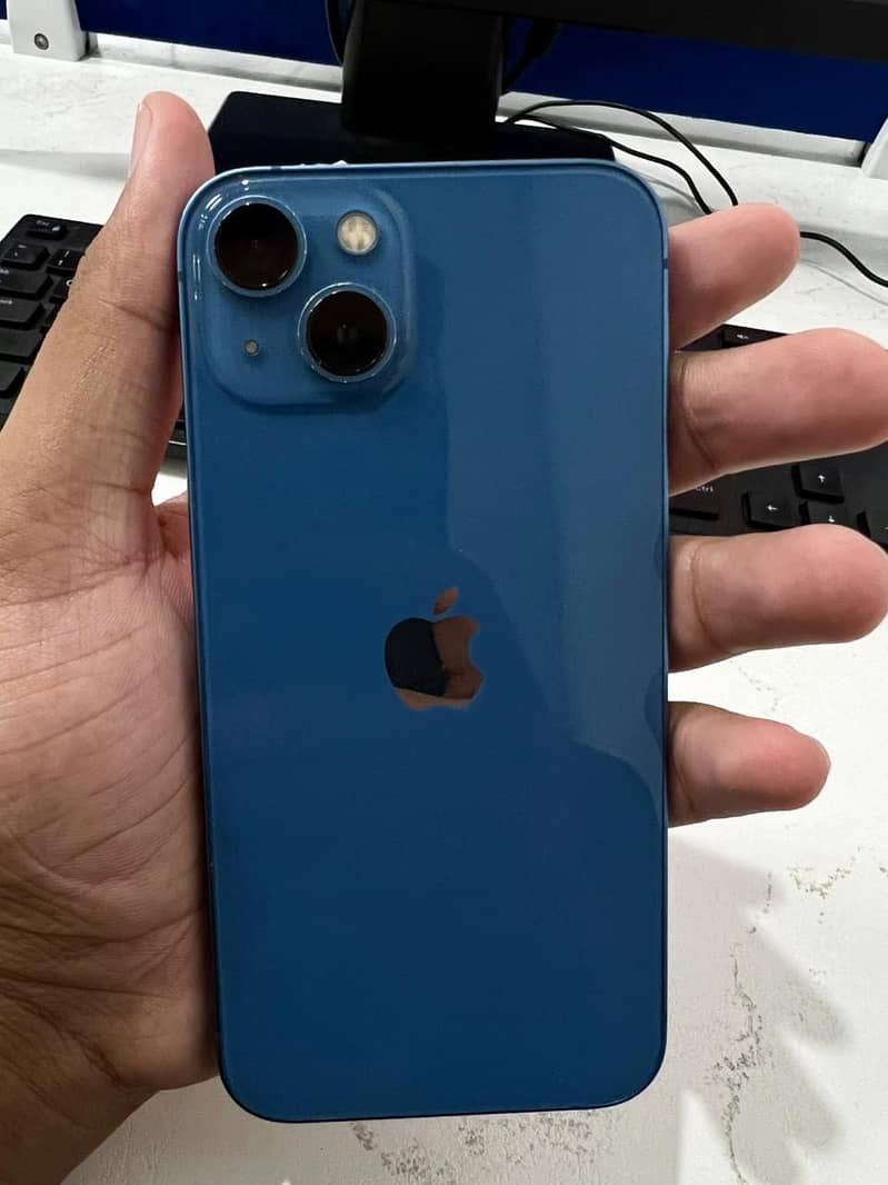 Apple iPhone 13 5