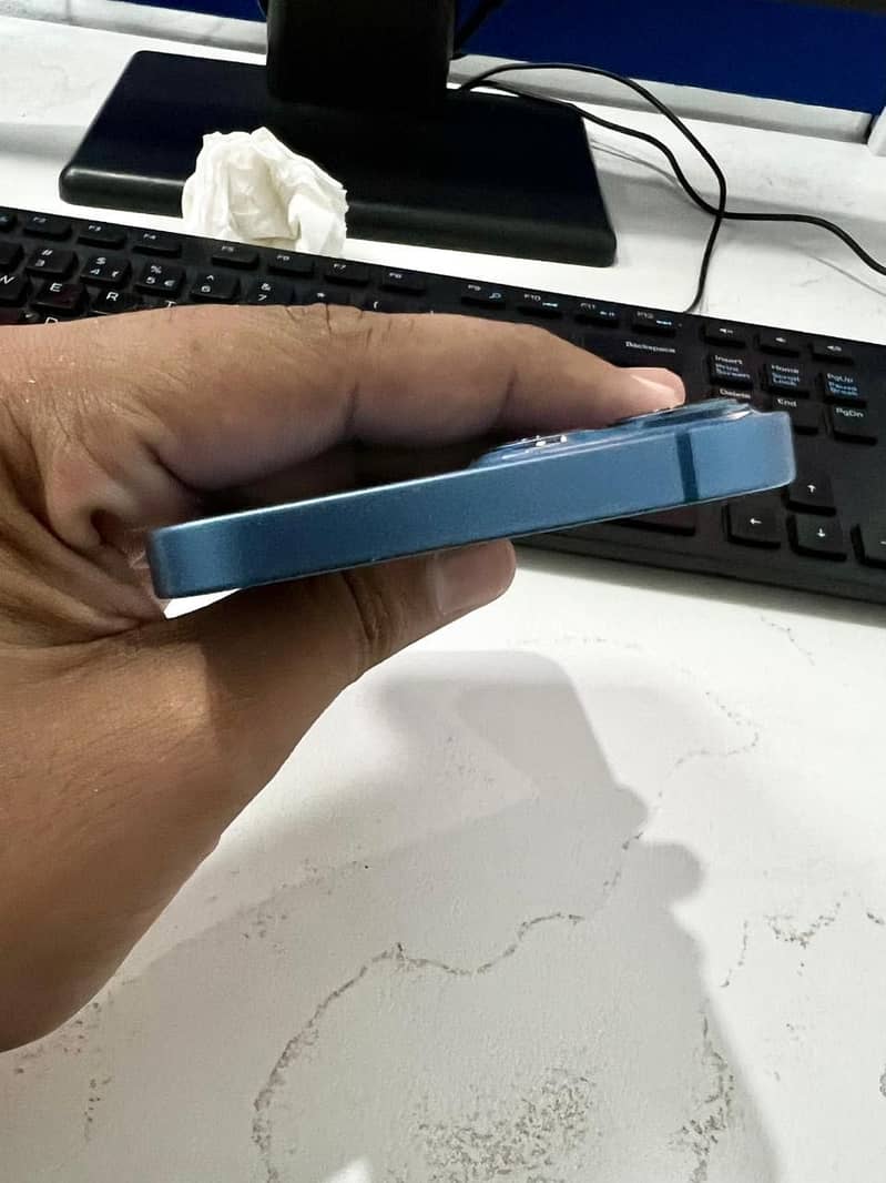 Apple iPhone 13 6