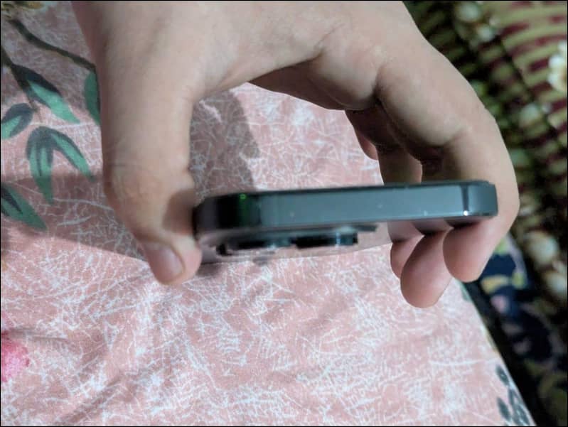Apple iPhone 14 Pro 2